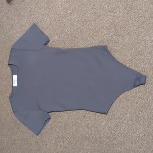 Babaton Aritizia Contour Crew Short Sleeve Bodysuit